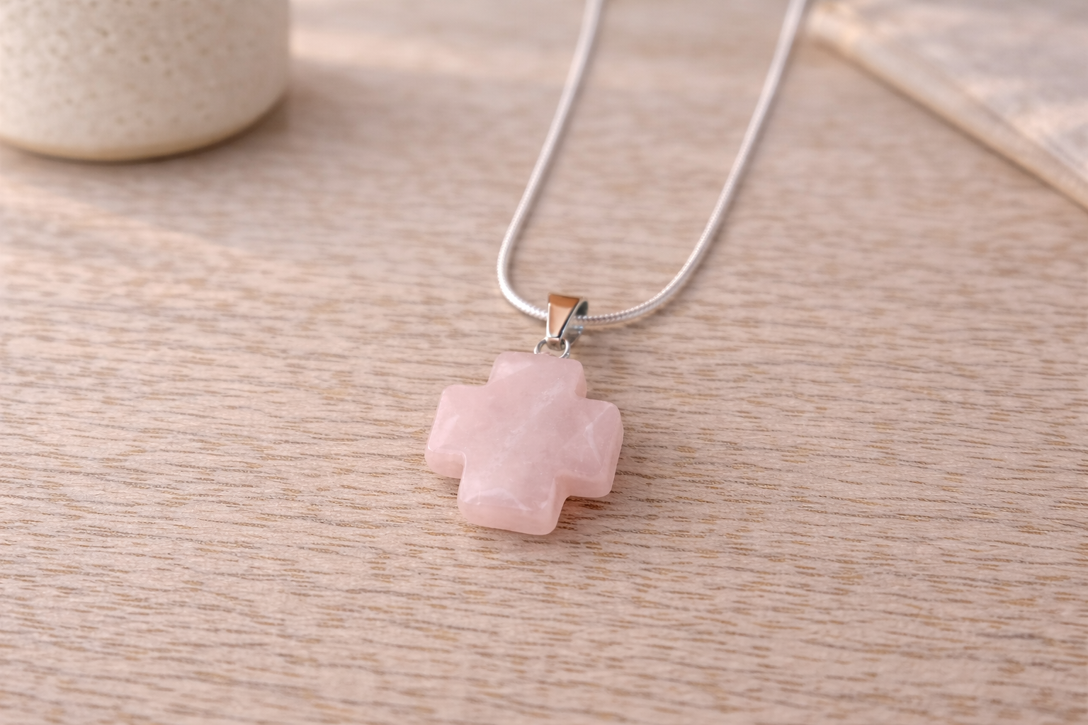 Colier Crucea Inimii – Talisman Cuarț Roz