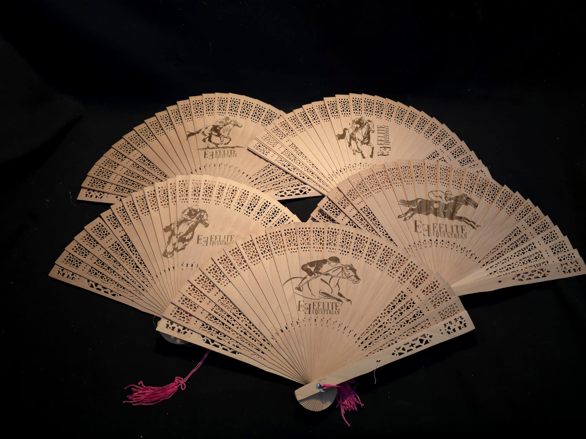 Leques de madeira personalizados