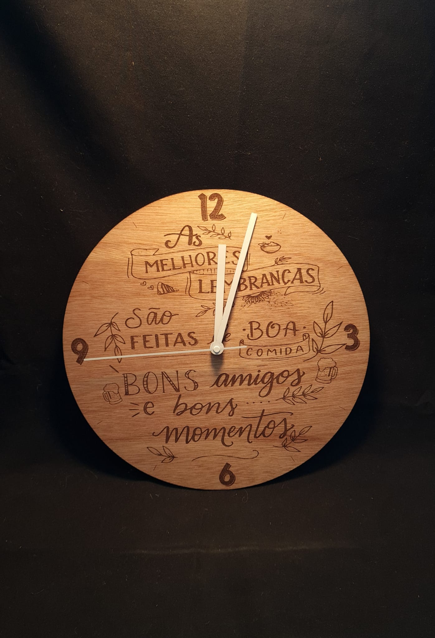 Relógio de parede em madeira oukumé