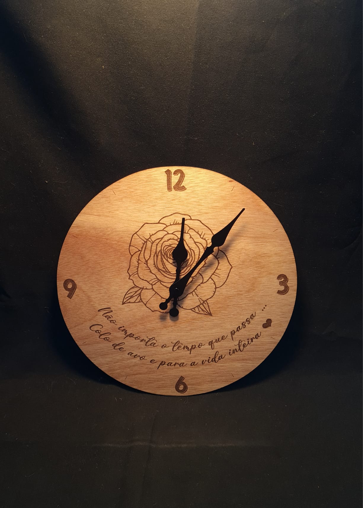 Relógio de parede em madeira oukumé