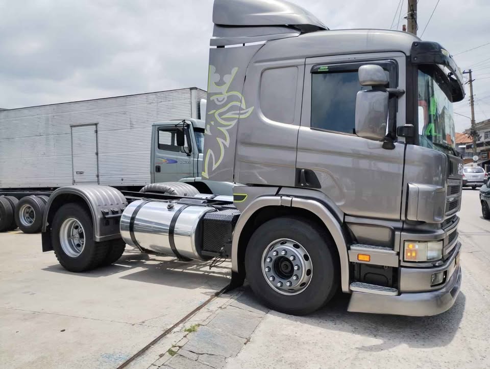 Caminhão Scania P330