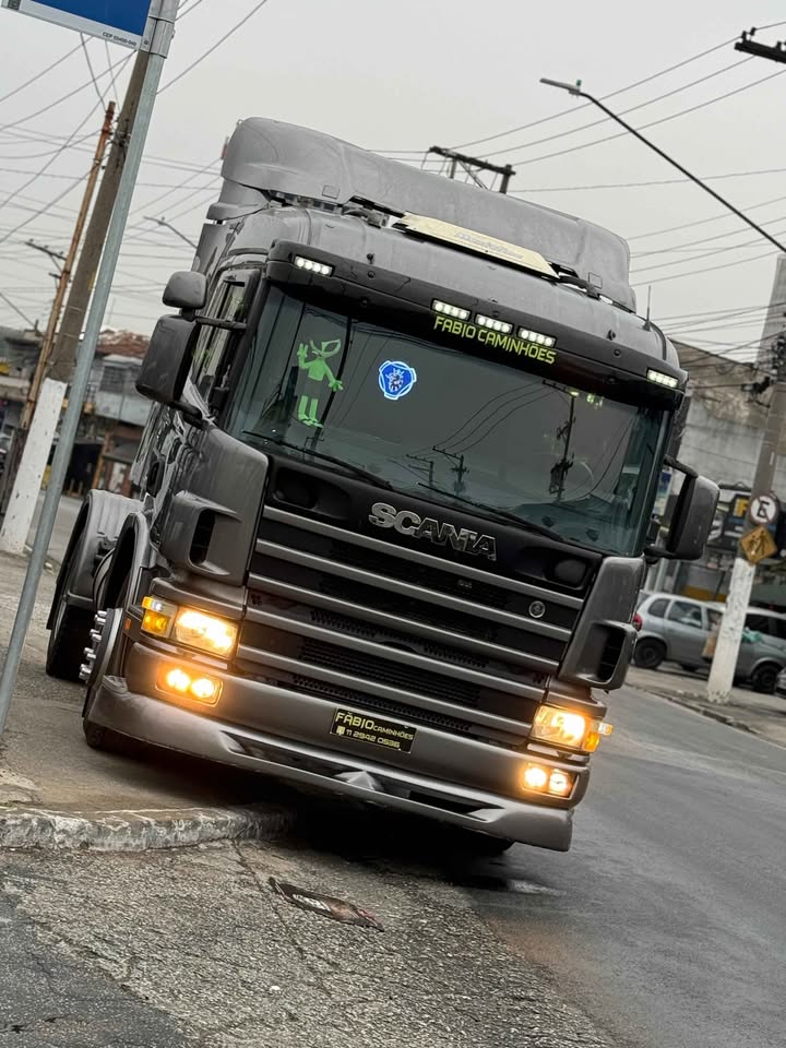 Caminhão Scania P330