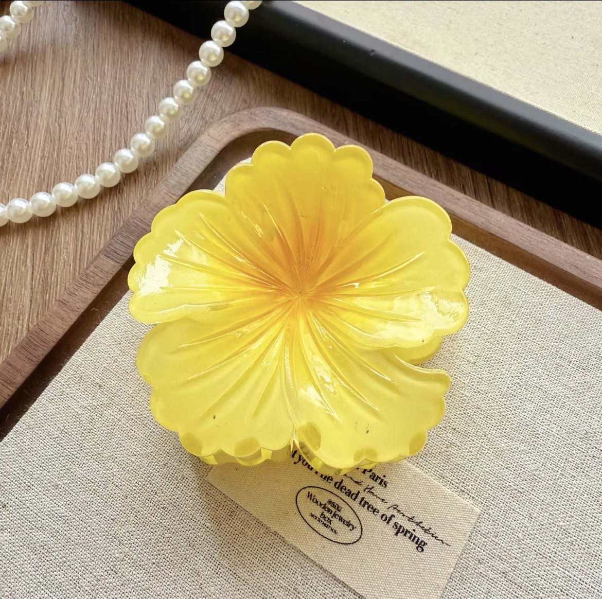 Essence Sunburst Flower Hair Clip