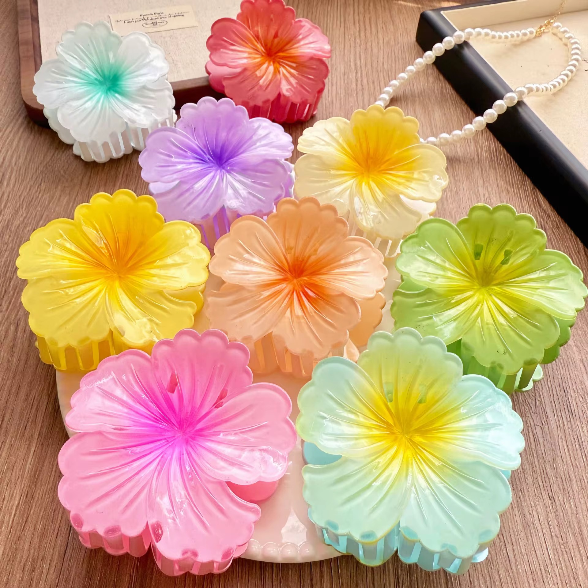 Essence Sunburst Flower Hair Clip