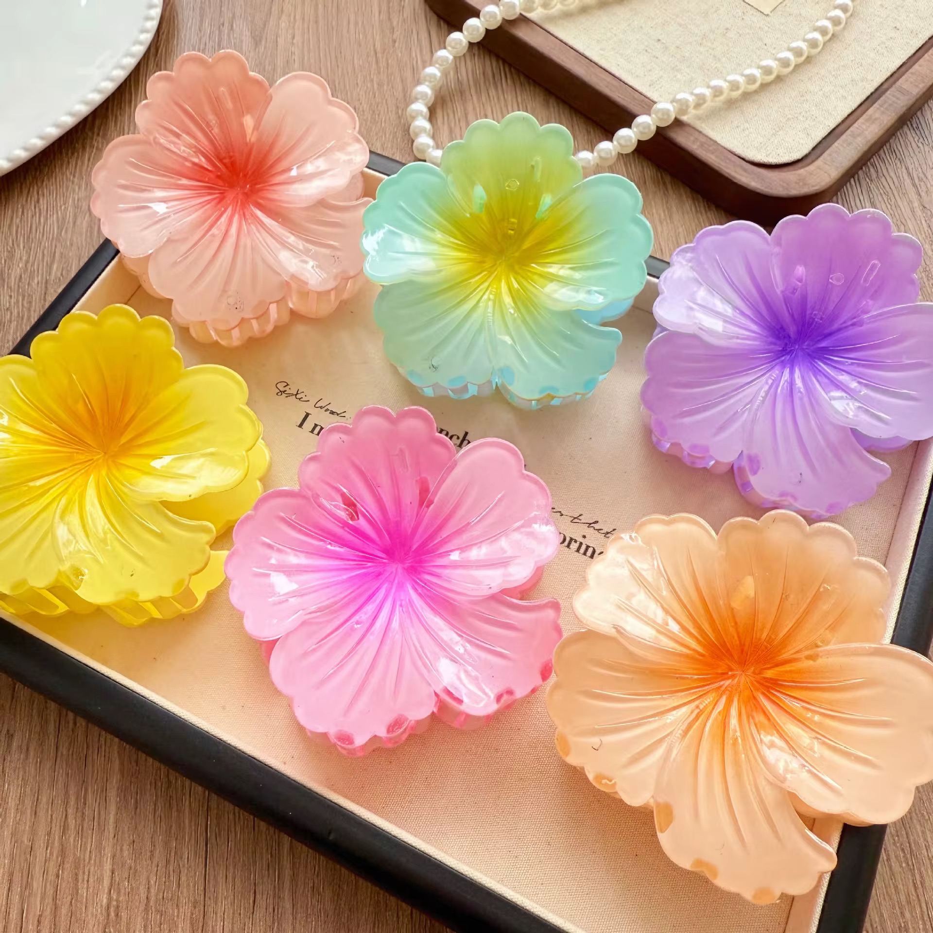 Essence Sunburst Flower Hair Clip