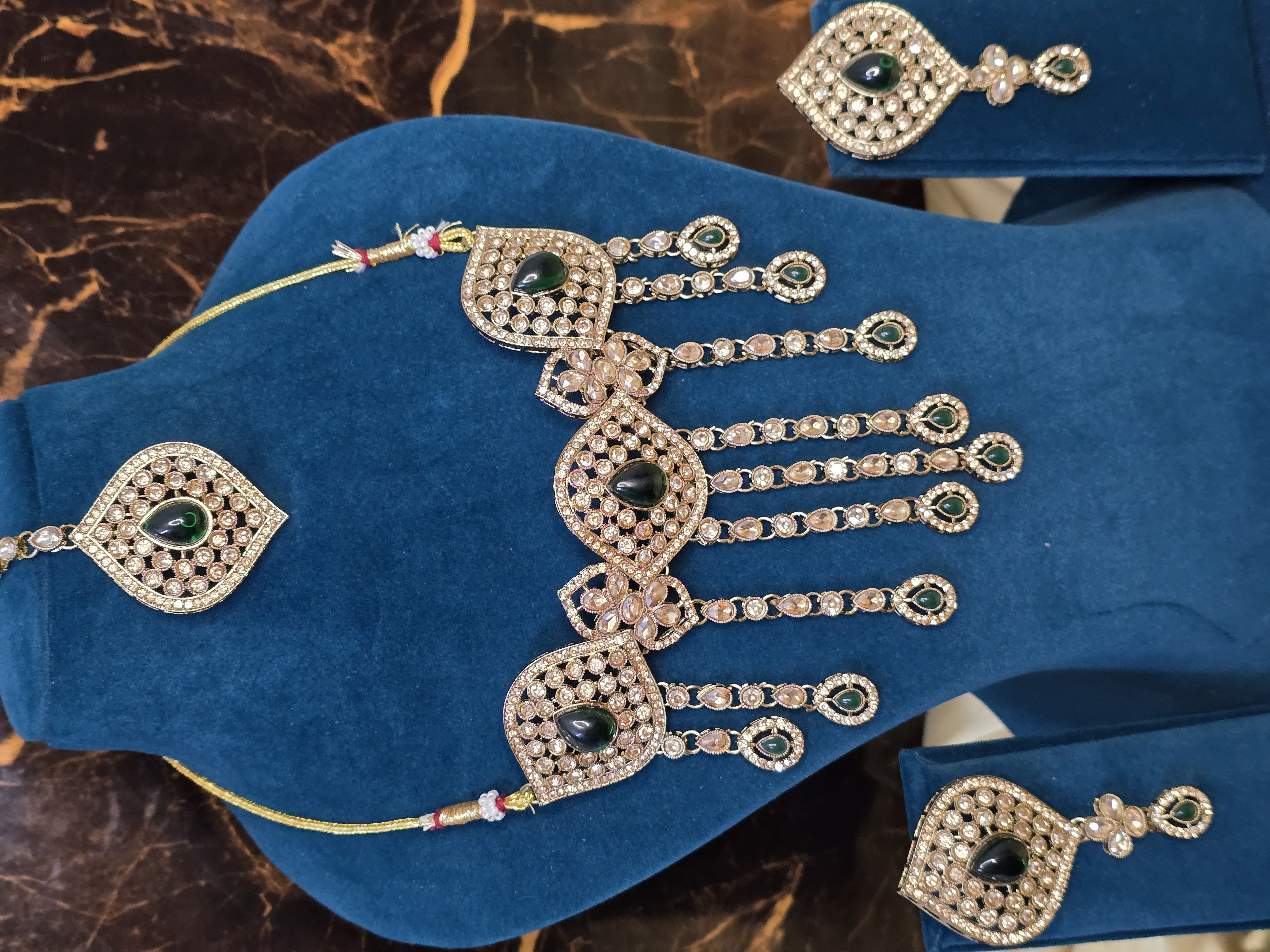 Emerald and Gold Bridal Jewelry Set