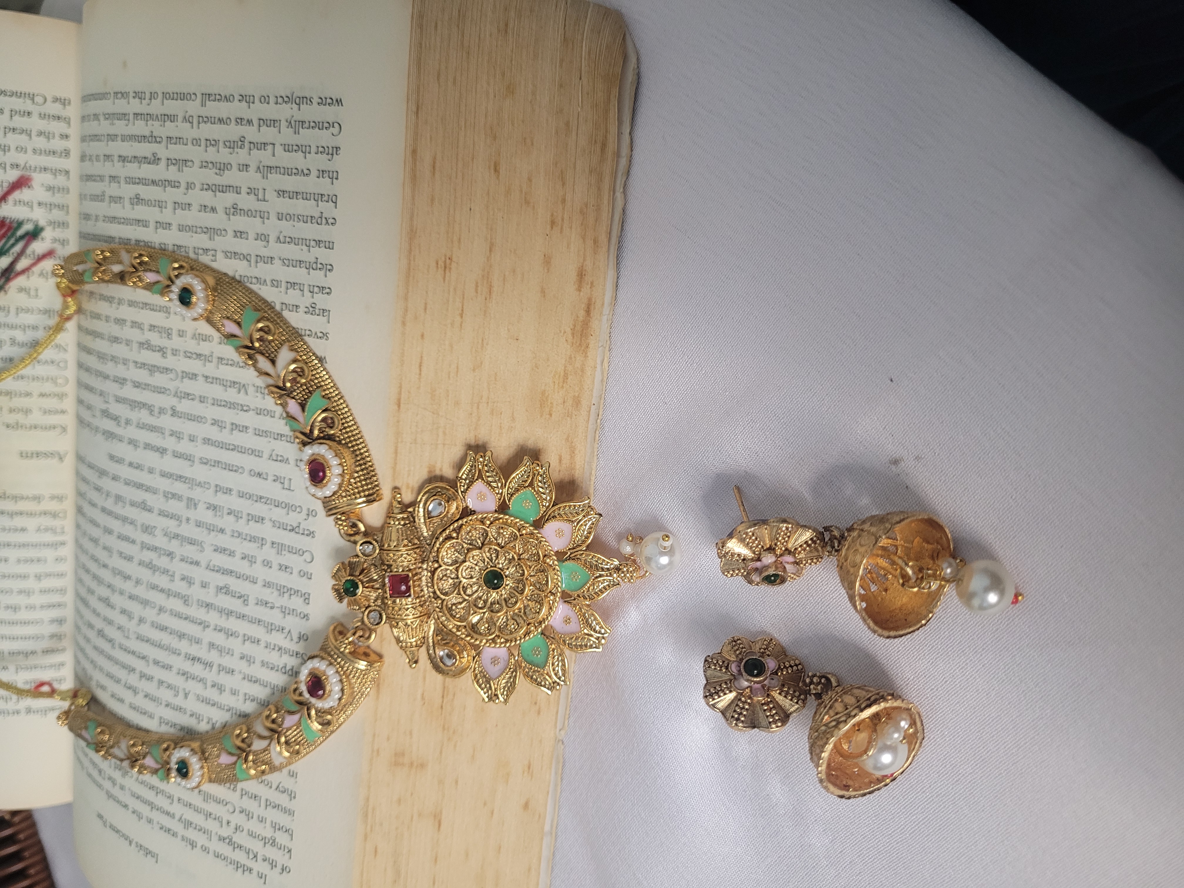 Traditional Gold Necklace Set