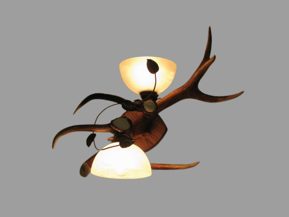 Kinkiet z poroża jelenia