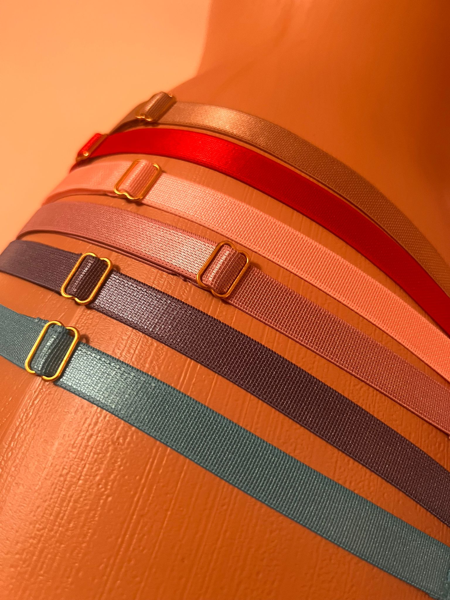 String en Dentelle Réglable,  avec chaines 