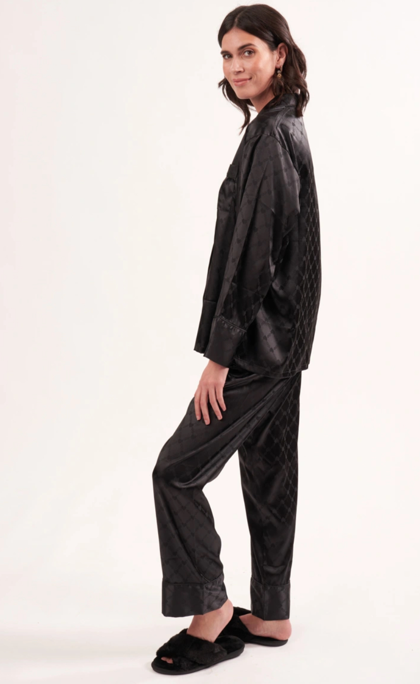 Pyjama en satin noir