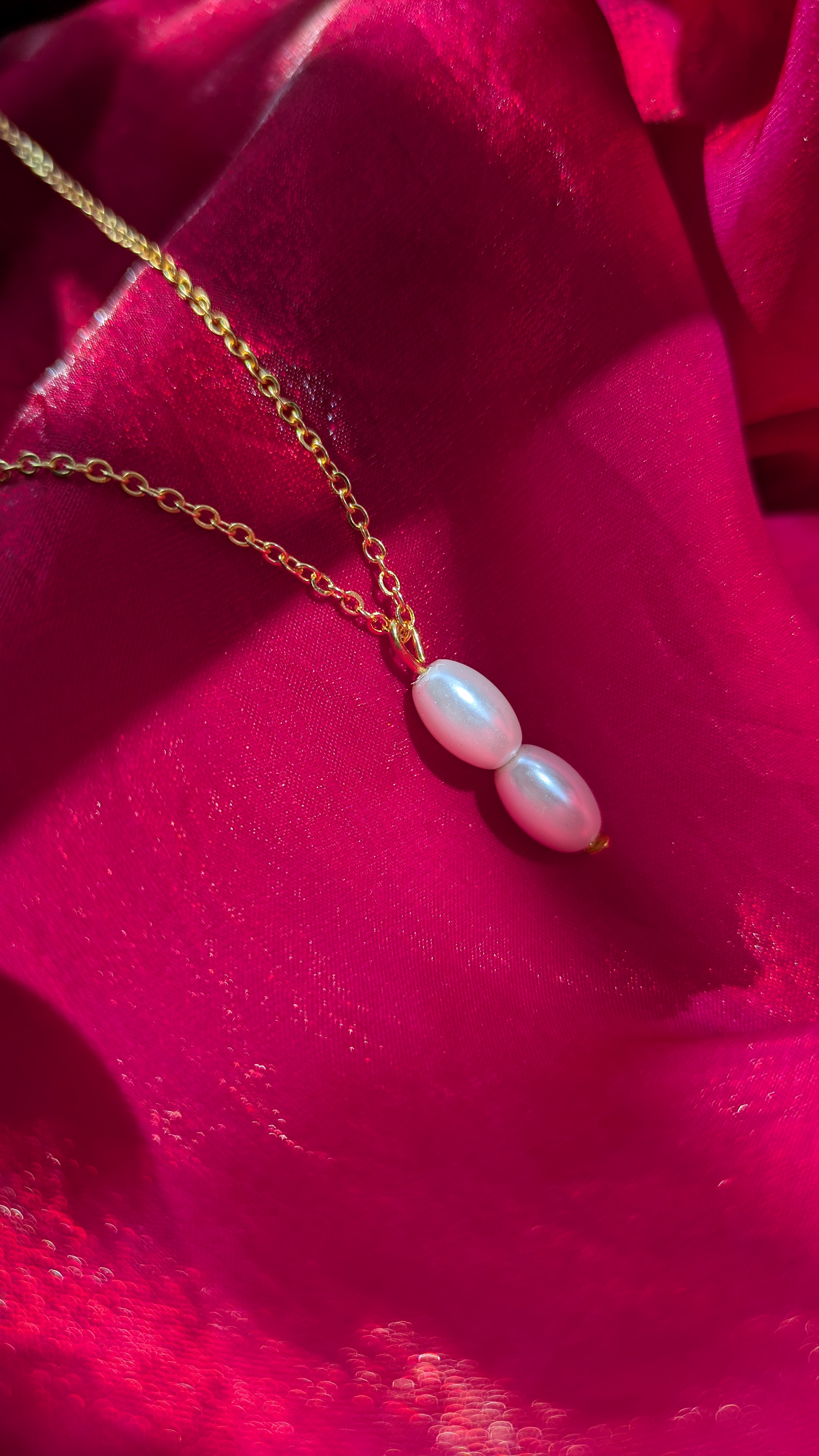 Elegant Pearl Pendant Necklace
