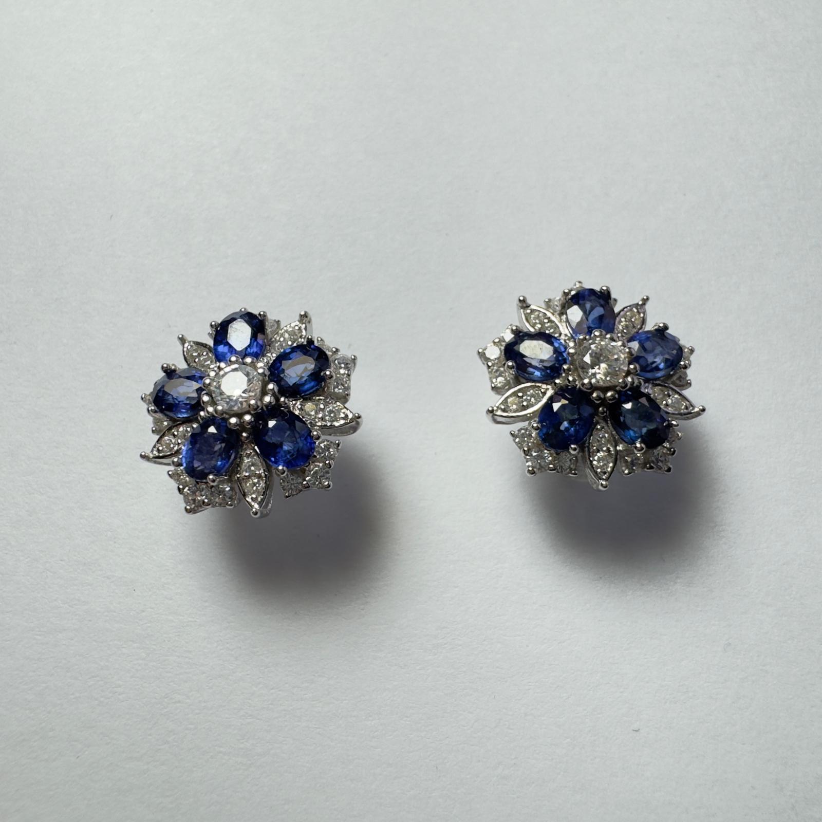 Sapphire Stud Earings 