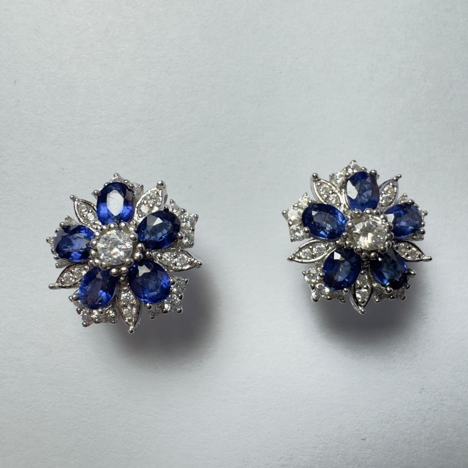 Sapphire Stud Earings 