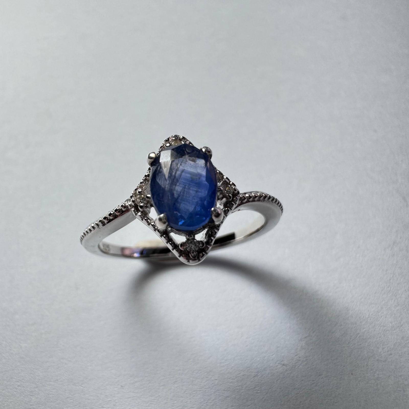 Elegant Sapphire Ring