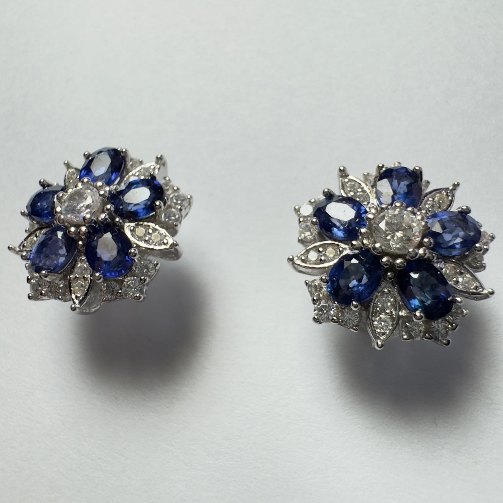 Sapphire Stud Earings 