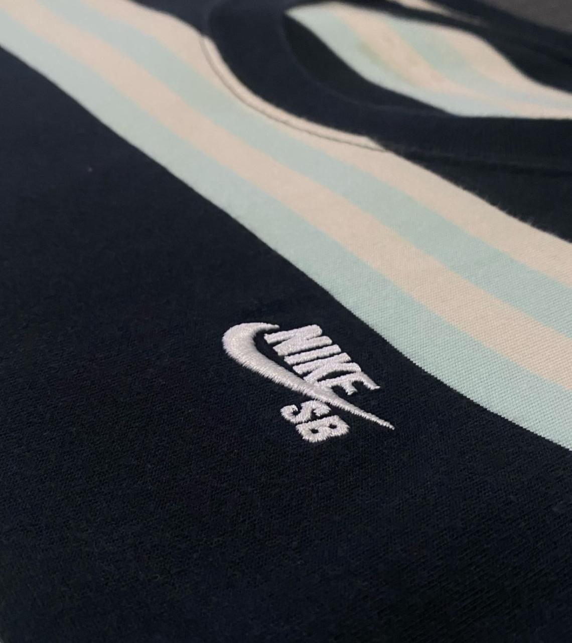 Camiseta Nike SB listrada