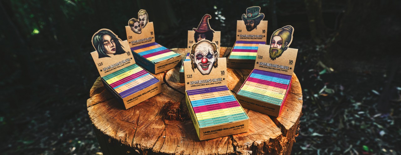 Hojillas 1/4 Lion Rolling Circus Brown