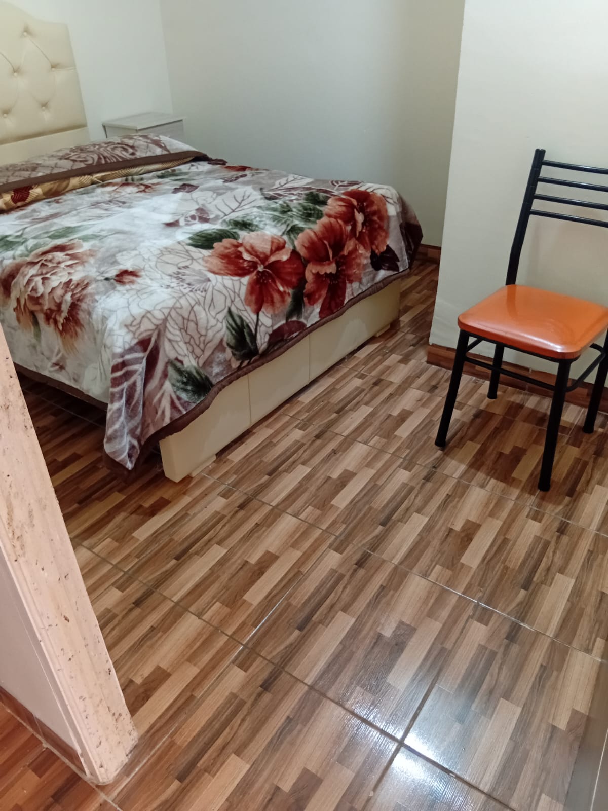 HABITACIÓN BAÑO COMPARTIDO