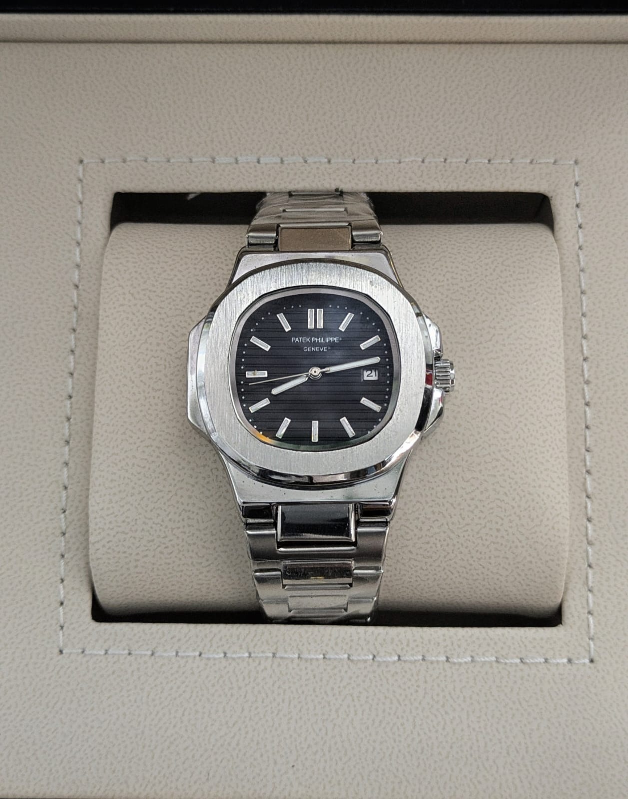 Patek Philippe Nautilus - Stainless Steel, Black Dial, Date and Master Lock