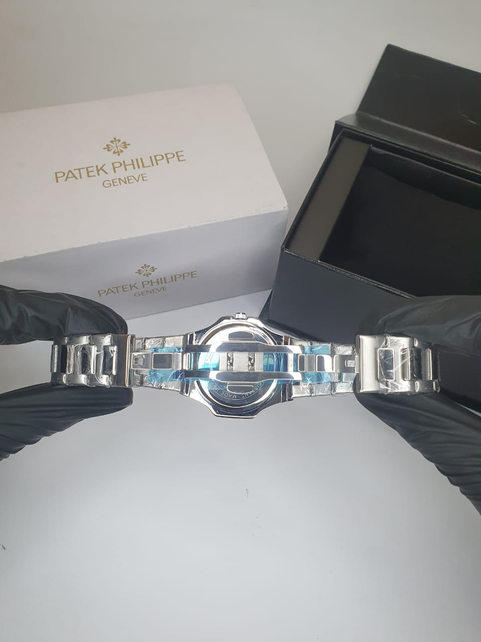 Patek Philippe Nautilus - Stainless Steel, Black Dial, Date and Master Lock