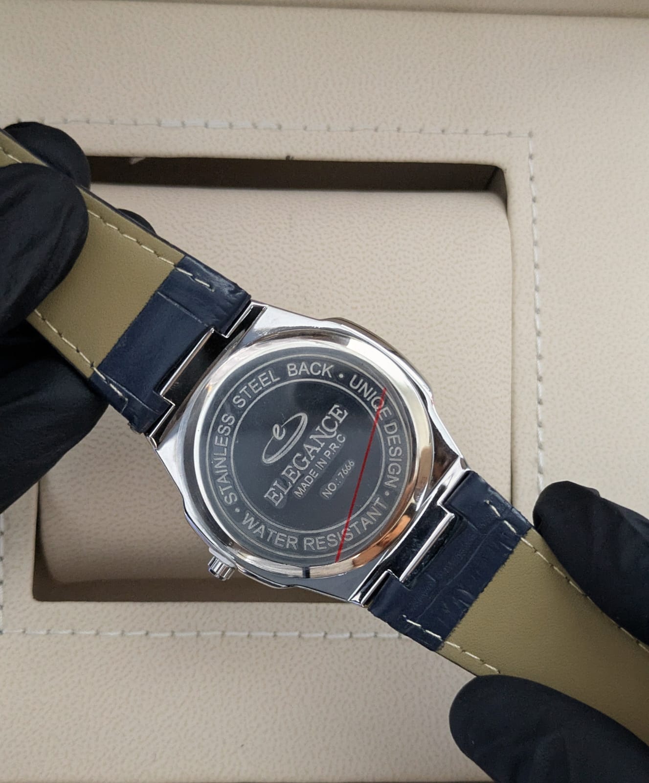 Elegance Original Men`s Leather Strap Watch with Master Lock