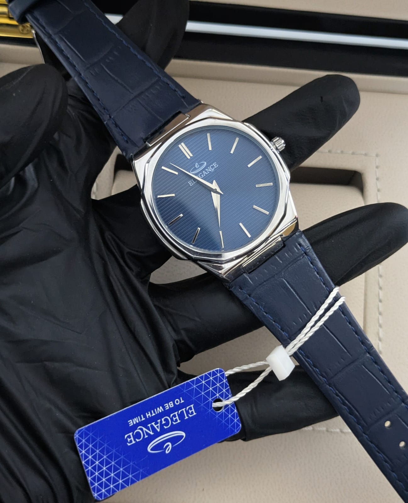 Elegance Original Men`s Leather Strap Watch with Master Lock
