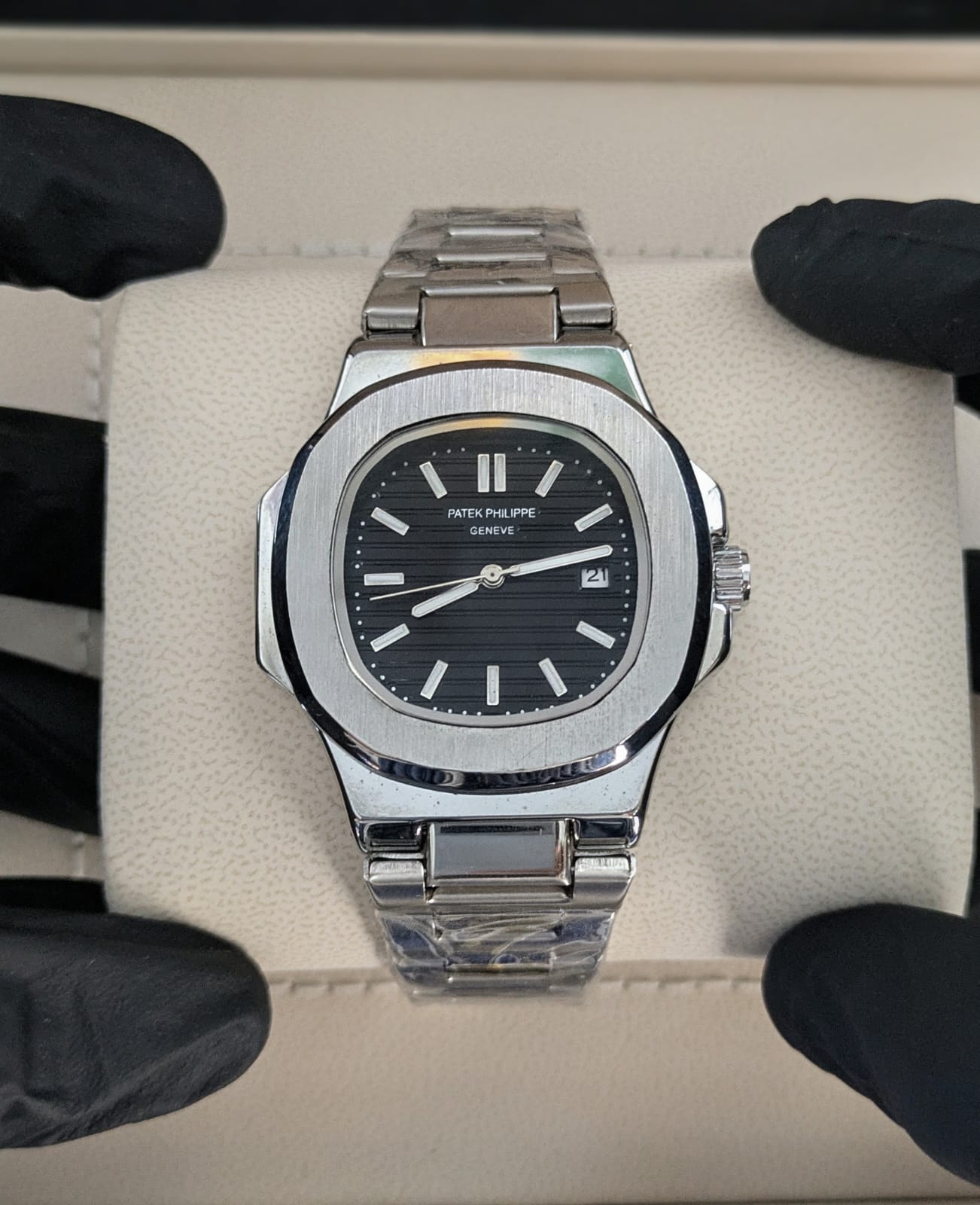 Patek Philippe Nautilus - Stainless Steel, Black Dial, Date and Master Lock