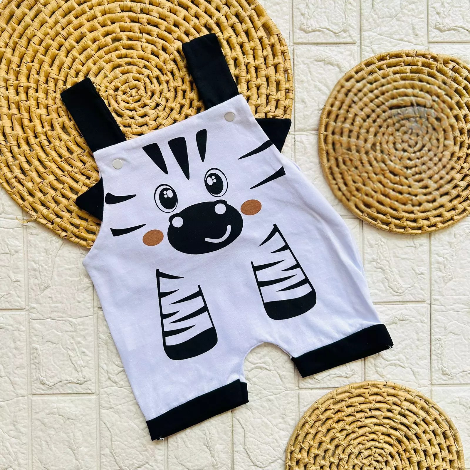 Jardineira Infantil Estampa de Zebra