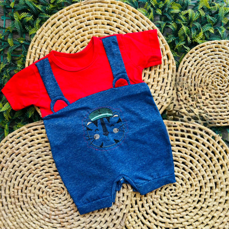 Macacão Infantil Com Camiseta