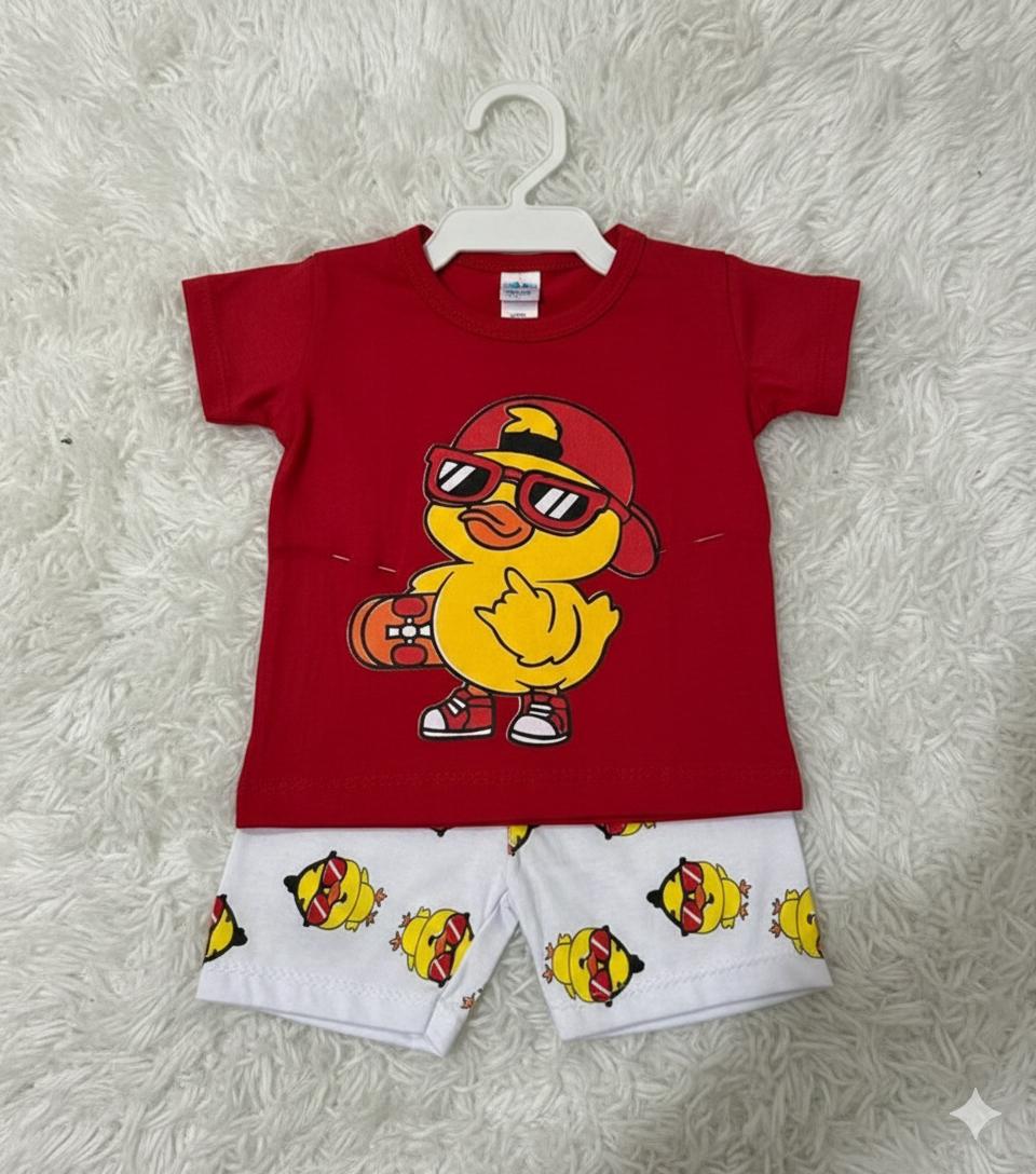 Conjunto infantil com estampa de pato estiloso
