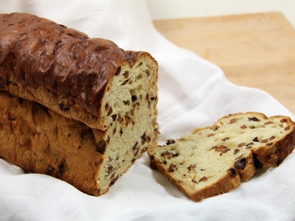 Johannisbeerbrot, halbiert