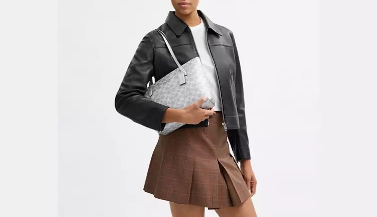 Coach Fiona Zip Tote Bag In Signature Canvas Available in 3 colours