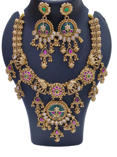 Traditional Kundan Necklace Set