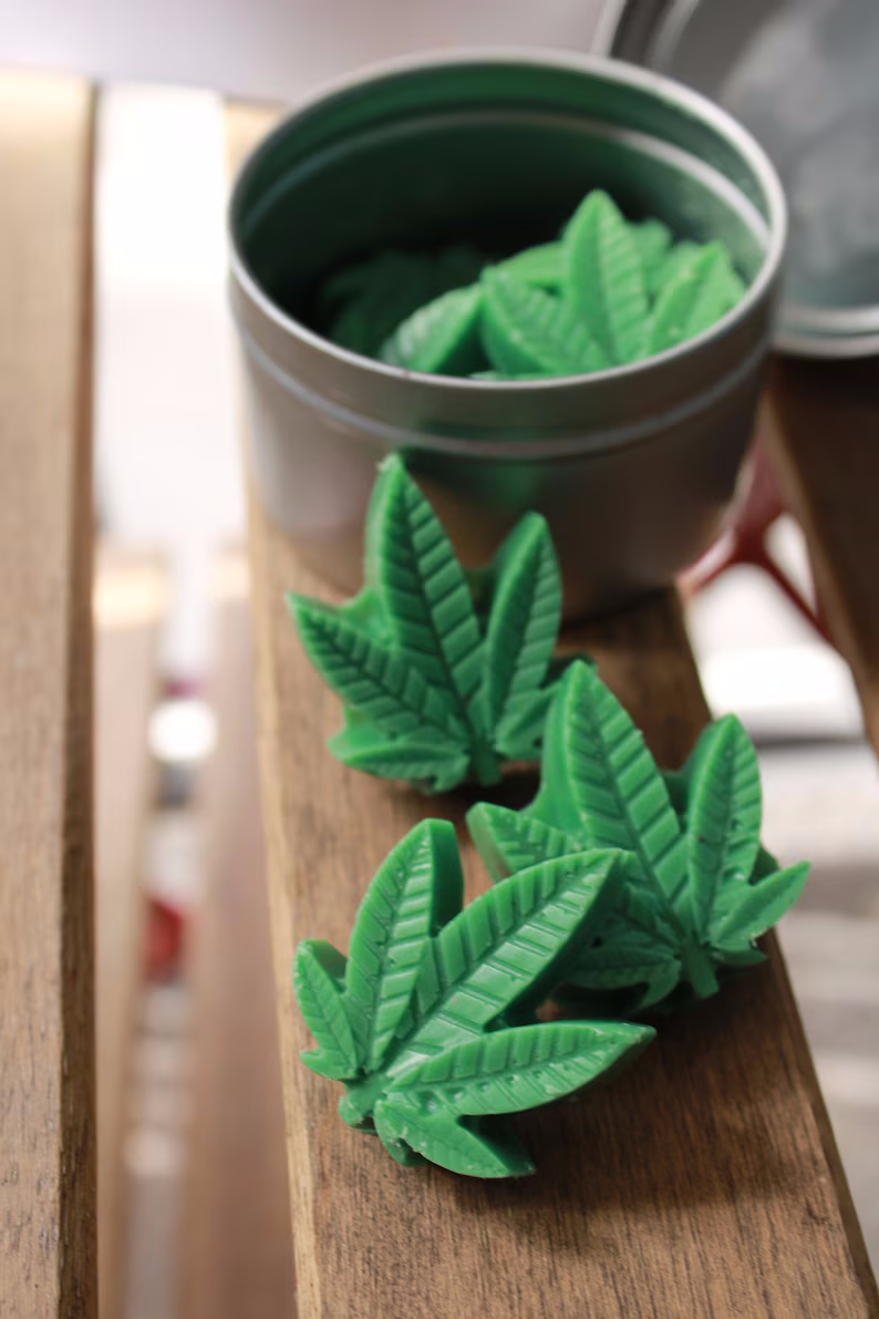 Pot Leaf Wax Melts | Soy Wax Melts | Scented Soy wax Melts | Strong Fragrance | Marijuana Scent | 2 oz