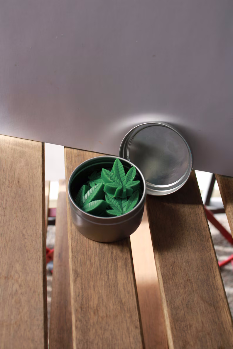 Pot Leaf Wax Melts | Soy Wax Melts | Scented Soy wax Melts | Strong Fragrance | Marijuana Scent | 2 oz