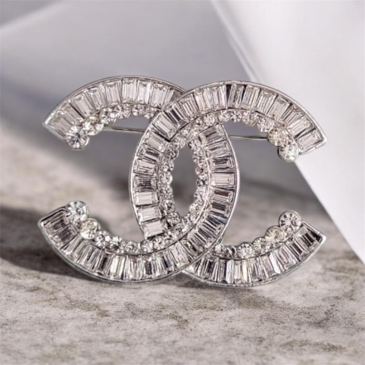 Épure – Broche à strass