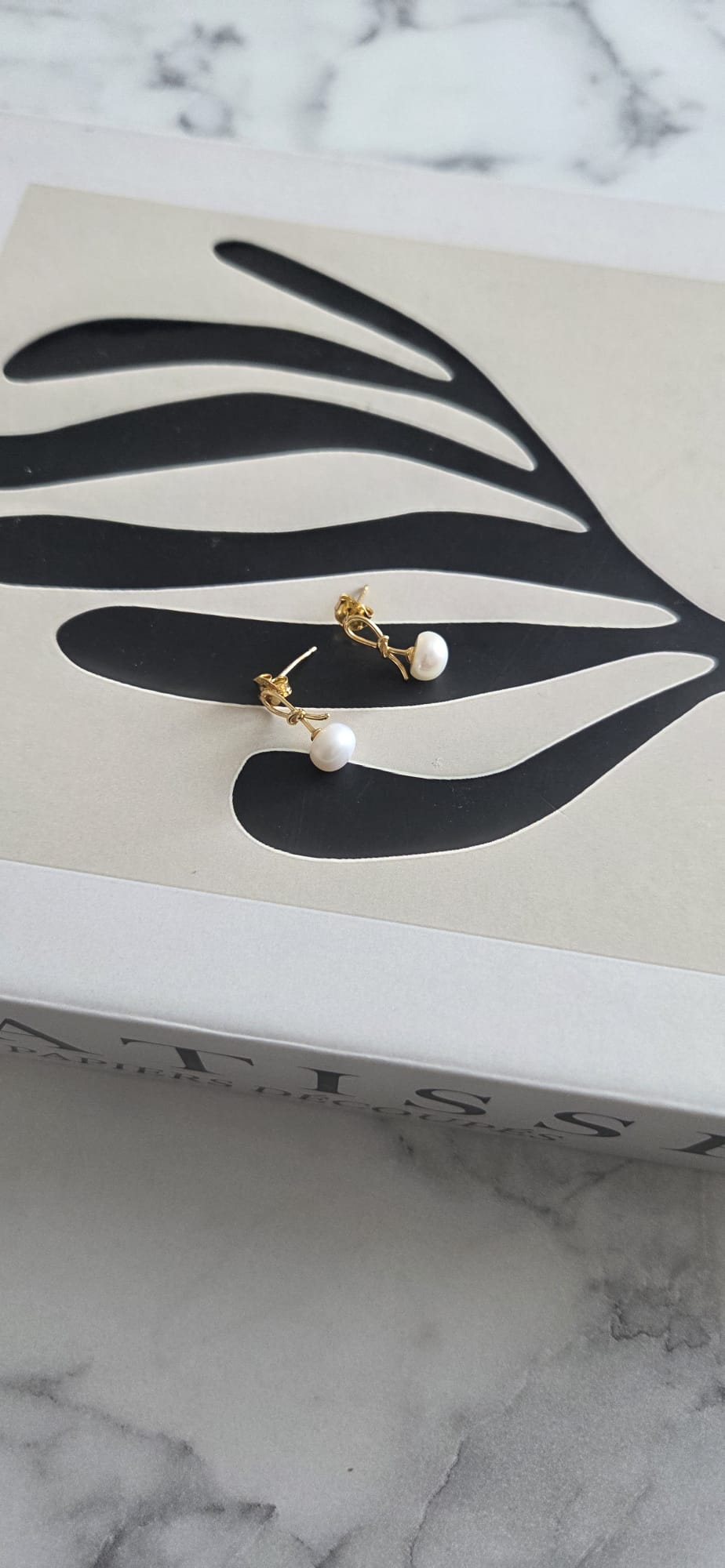 Nyra Lumière – Boucles d’oreilles modernes 