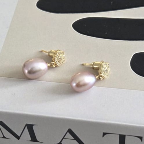 Éclat d’Or – Boucles d’oreilles raffinées 