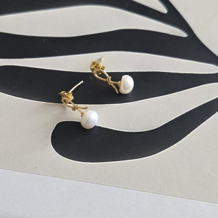 Nyra Lumière – Boucles d’oreilles modernes 