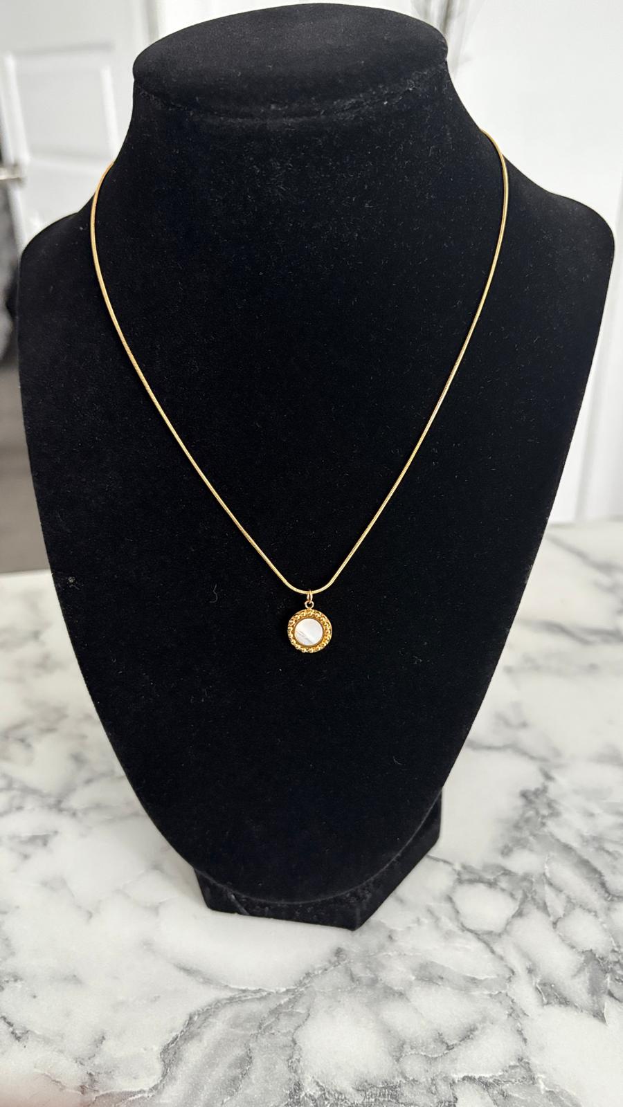 Auréa – Collier élégant en acier inoxydable