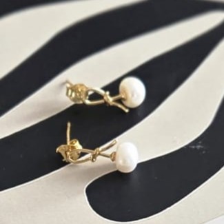 Nyra Lumière – Boucles d’oreilles modernes 