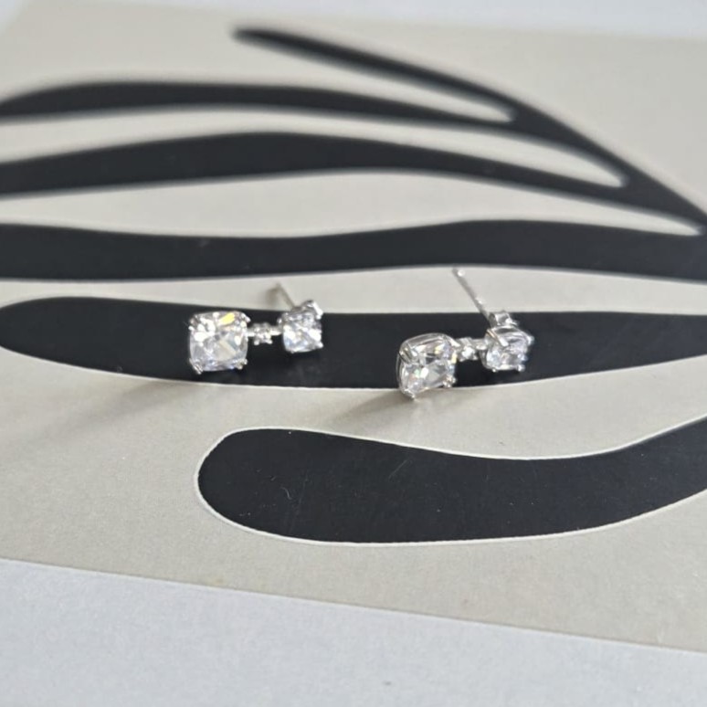 Auréline Fine – Boucles d’oreilles délicates 