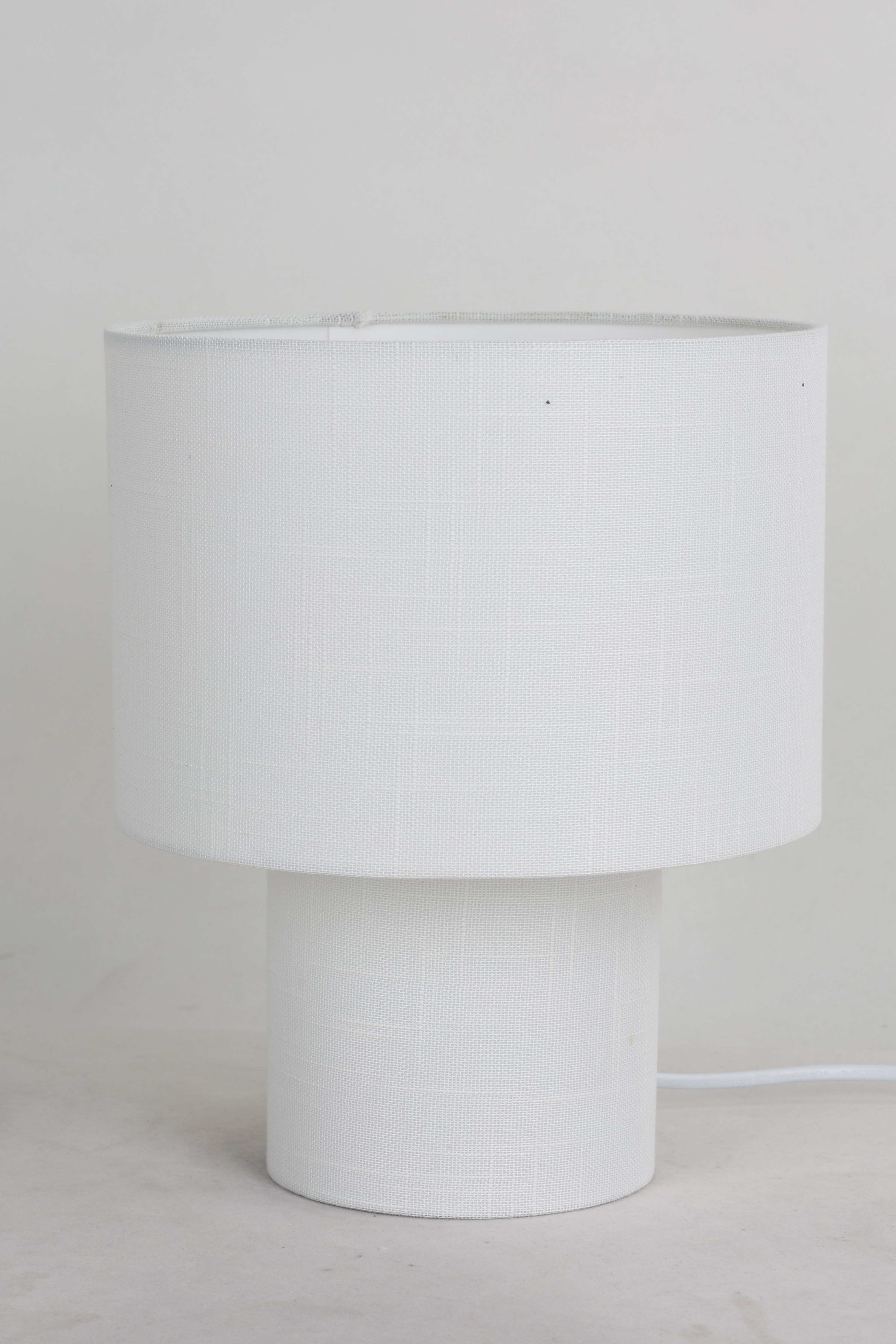 Modern White Table Lamp AH1007