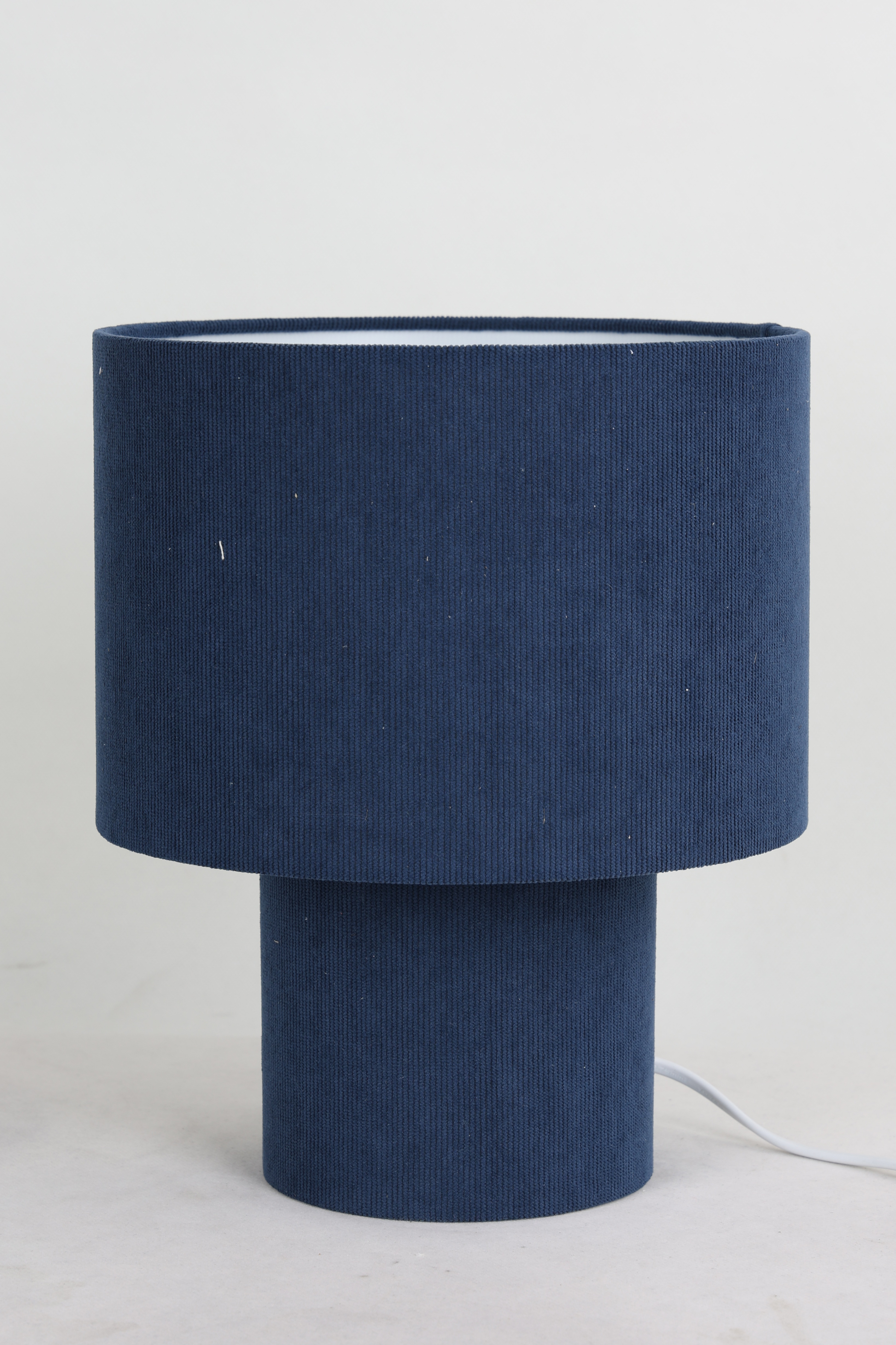 Modern White Table Lamp AH1007