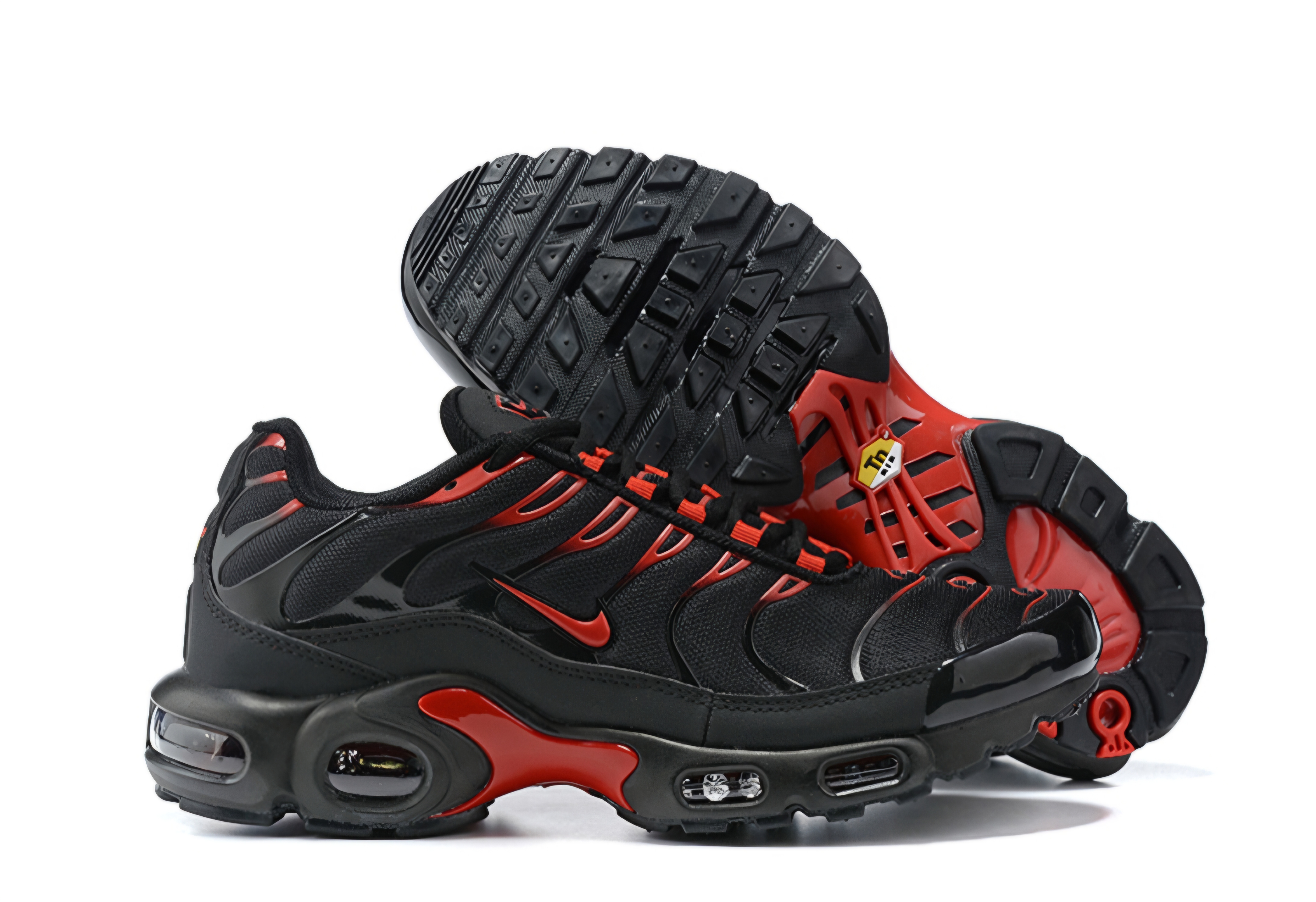 Zapatillas deportivas negras y rojas