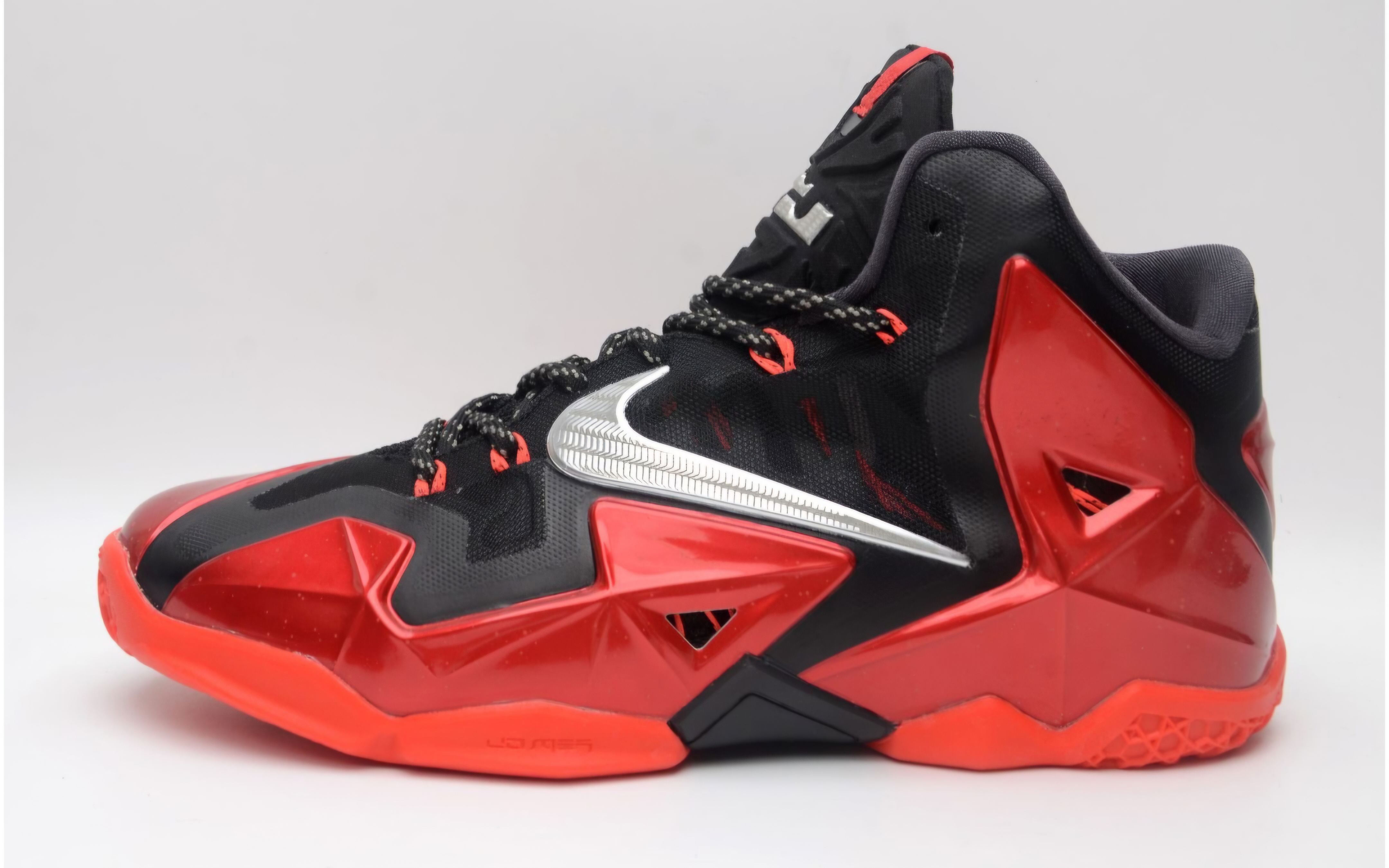 Nike Lebron 11