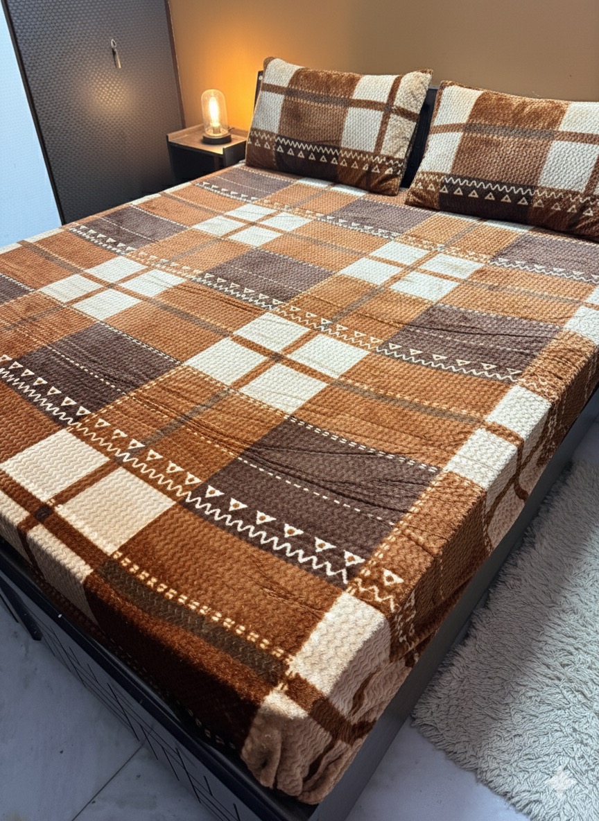 Brown Geometric Pattern Fillted Elastic Bedsheet set
