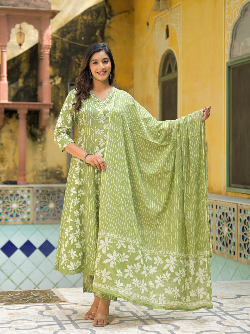Elegant Green Printed Suit