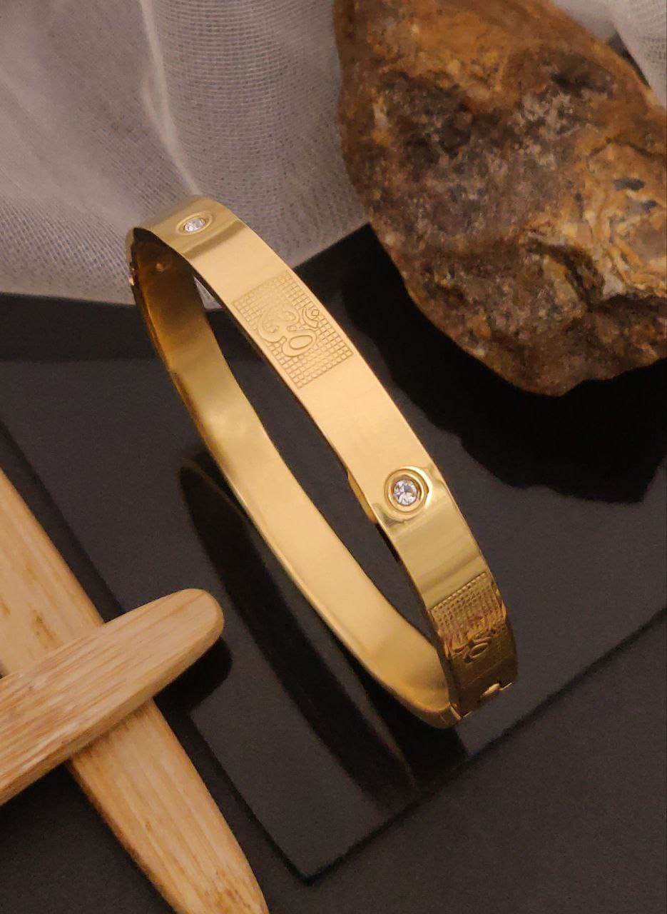 Elegant Gold Bracelet