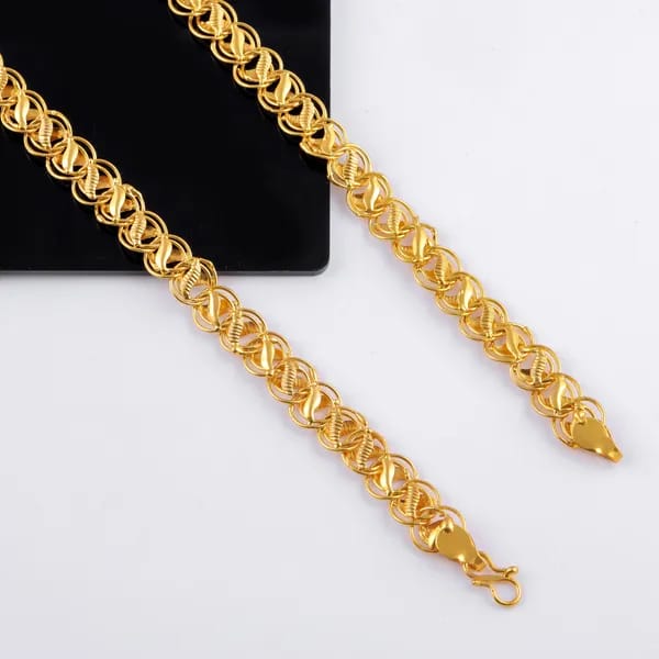 Elegant Gold Chain Necklace